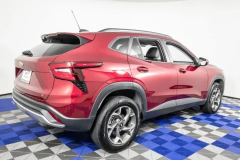 More photos of 2025 Chevrolet Trax LT at Apple Sport Imports, TX