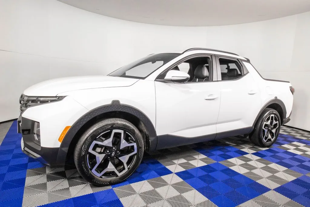 White 2024 Hyundai Santa Cruz Limited for sale in Austin, TX
