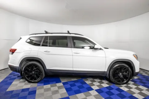 More photos of 2024 Volkswagen Atlas 2.0T SE w/Technology at Apple Sport Imports, TX