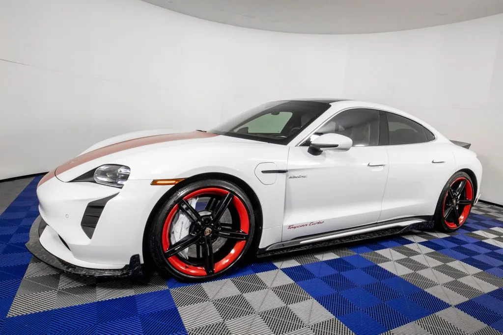 2020 Porsche Taycan Turbo