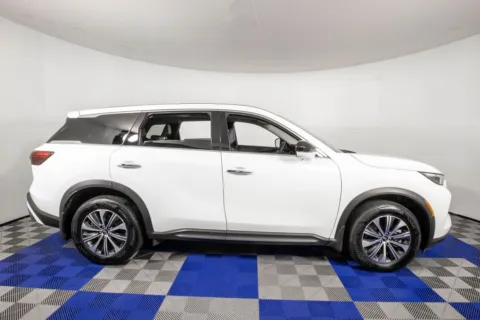 More photos of 2025 INFINITI QX60 PURE at Apple Sport Imports, TX