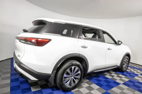 More photos of 2025 INFINITI QX60 PURE at Apple Sport Imports, TX