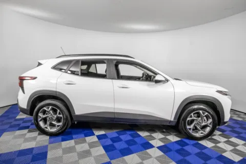 More photos of 2025 Chevrolet Trax LT at Apple Sport Imports, TX