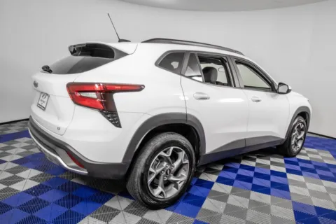 More photos of 2025 Chevrolet Trax LT at Apple Sport Imports, TX