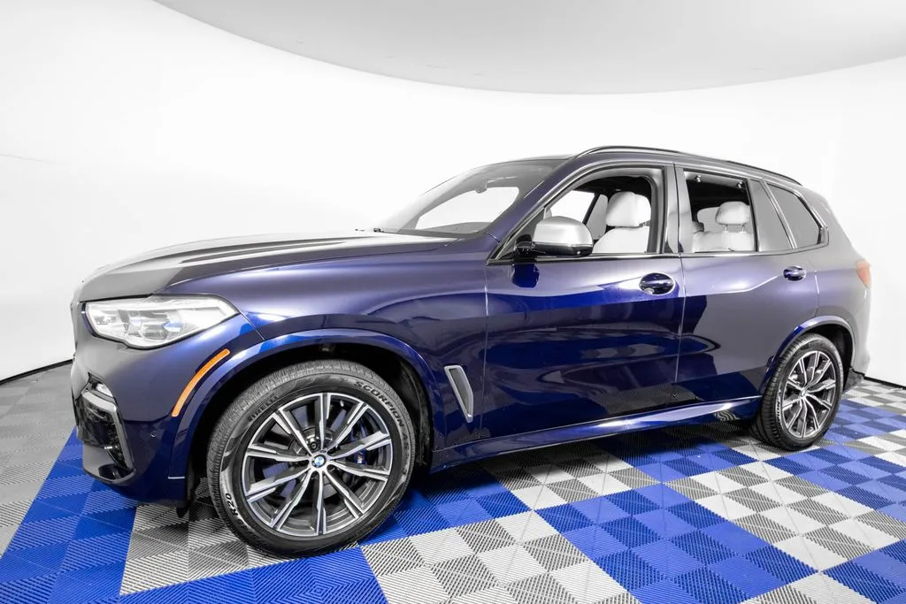 2020 BMW X5 M50i's photo