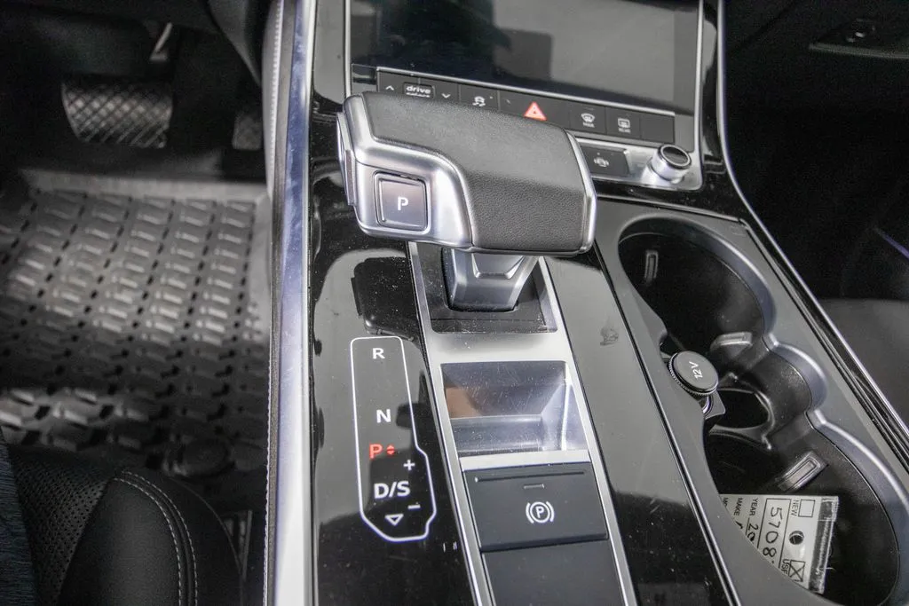 2023 Audi Q8 Premium Plus - Photo 25