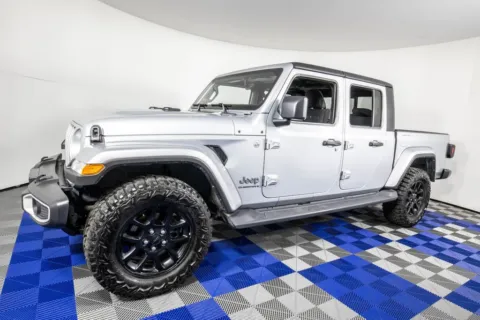 Silver 2023 Jeep Gladiator Overland for sale in Austin, TX