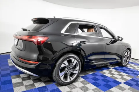 More photos of 2022 Audi e-tron Premium Plus at Apple Sport Imports, TX