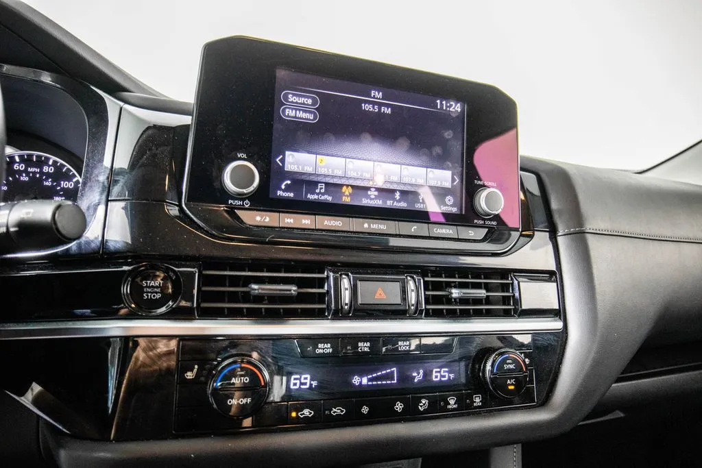 2025 Nissan Pathfinder SV - Photo 27