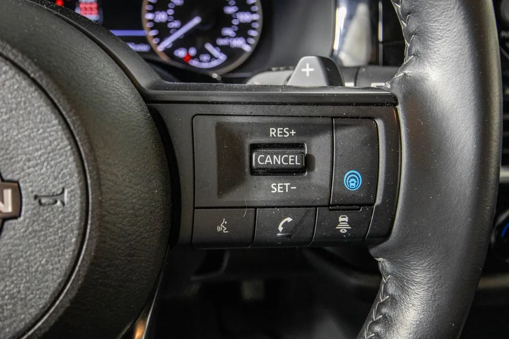 2025 Nissan Pathfinder SV - Photo 22