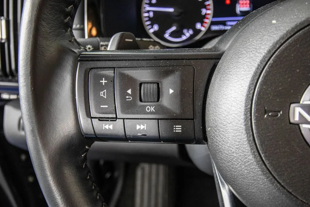 2025 Nissan Pathfinder SV - Photo 21