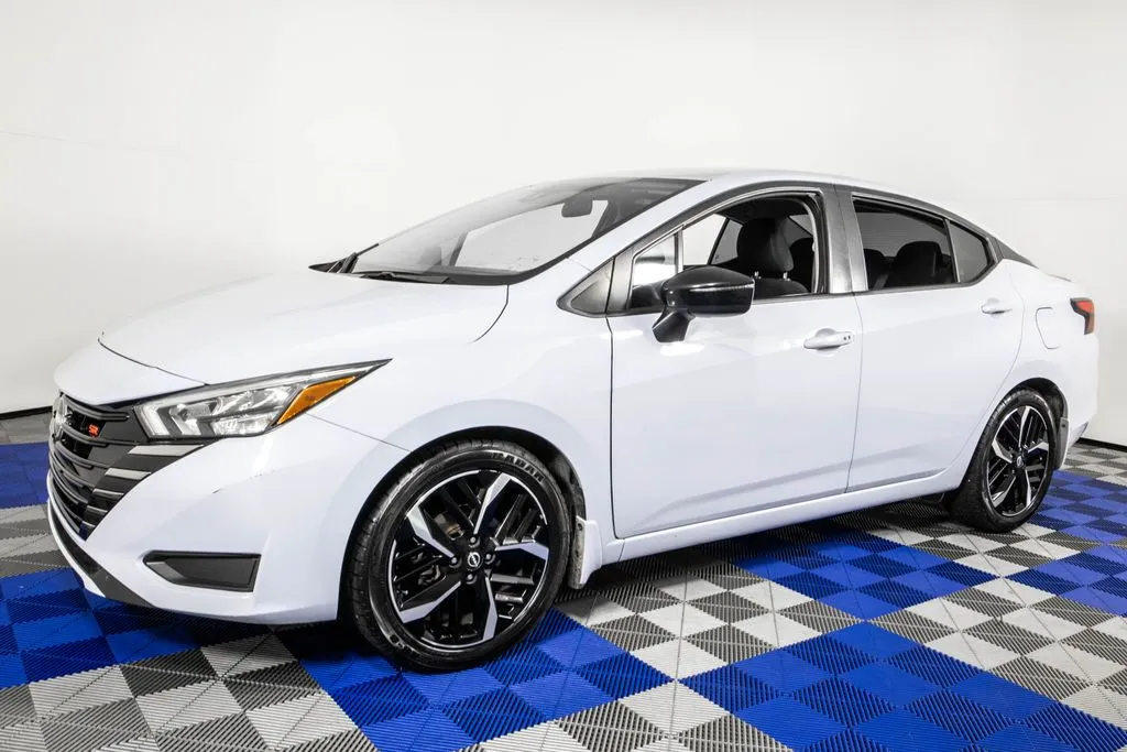 2024 Nissan Versa Sedan SR