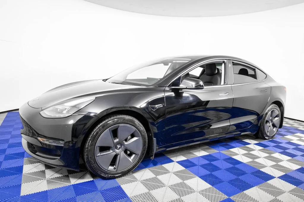 2023 Tesla Model 3 Base