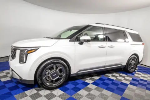 White 2025 Kia Carnival SX for sale in Austin, TX
