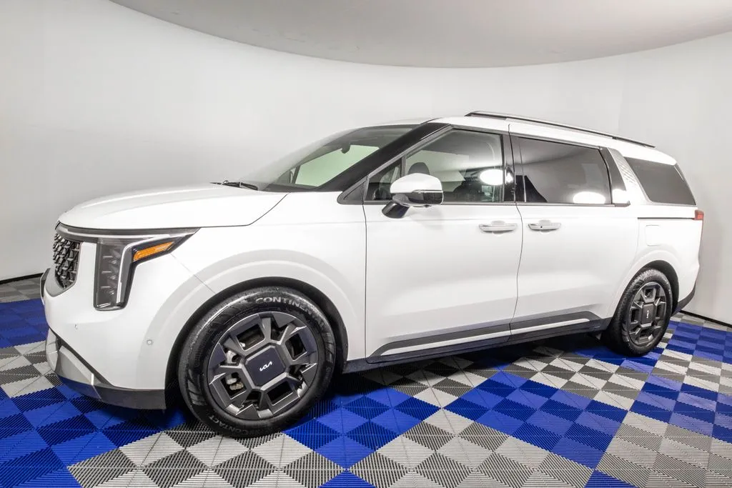 White 2025 Kia Carnival SX for sale in Austin, TX