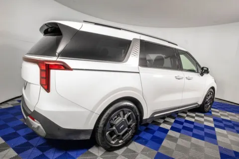 More photos of 2025 Kia Carnival SX at Apple Sport Imports, TX