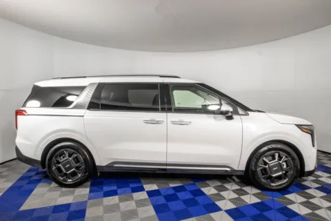 More photos of 2025 Kia Carnival SX at Apple Sport Imports, TX