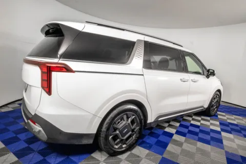 More photos of 2025 Kia Carnival SX at Apple Sport Imports, TX