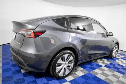 More photos of 2022 Tesla Model Y Long Range at Apple Sport Imports, TX