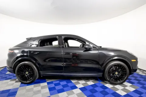 More photos of 2023 Porsche Cayenne Coupe Platinum Edition at Apple Sport Imports, TX