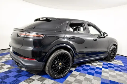 More photos of 2023 Porsche Cayenne Coupe Platinum Edition at Apple Sport Imports, TX
