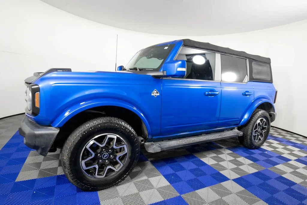 2022 Ford Bronco Outer Banks 4x4's photo