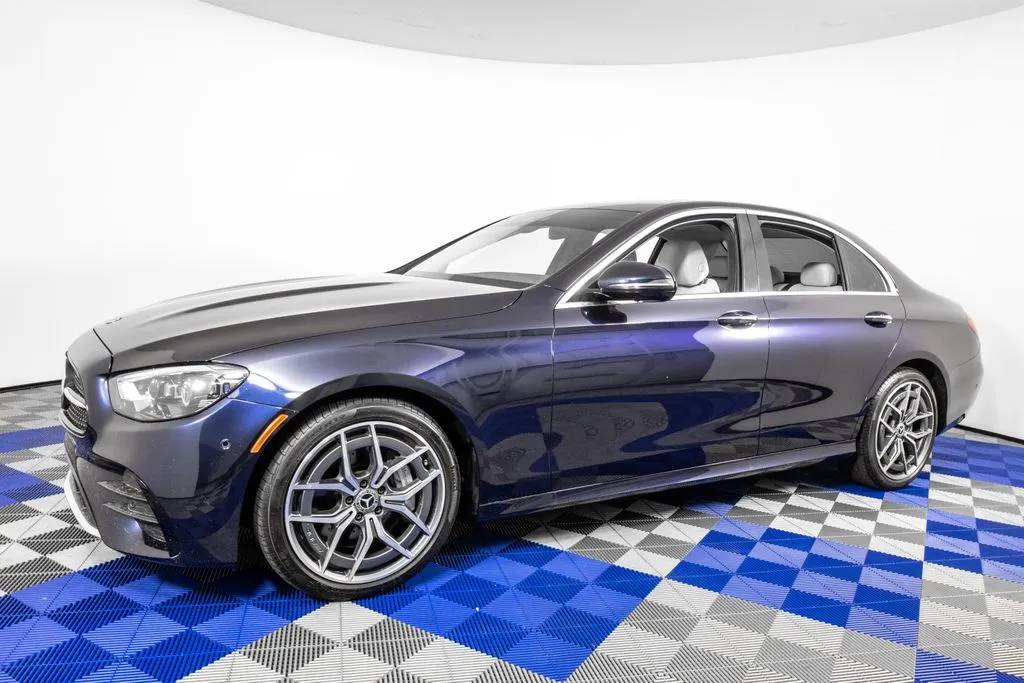 2023 Mercedes-Benz E-Class E350's photo