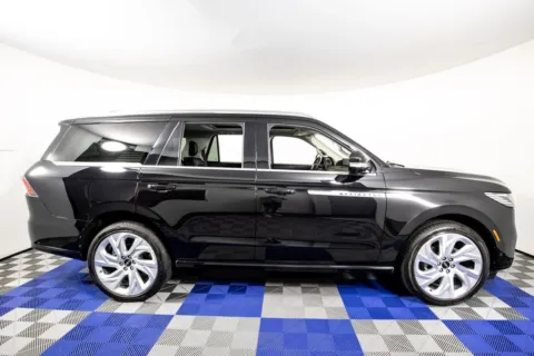 More photos of 2025 Lincoln Navigator Reserve at Apple Sport Imports, TX