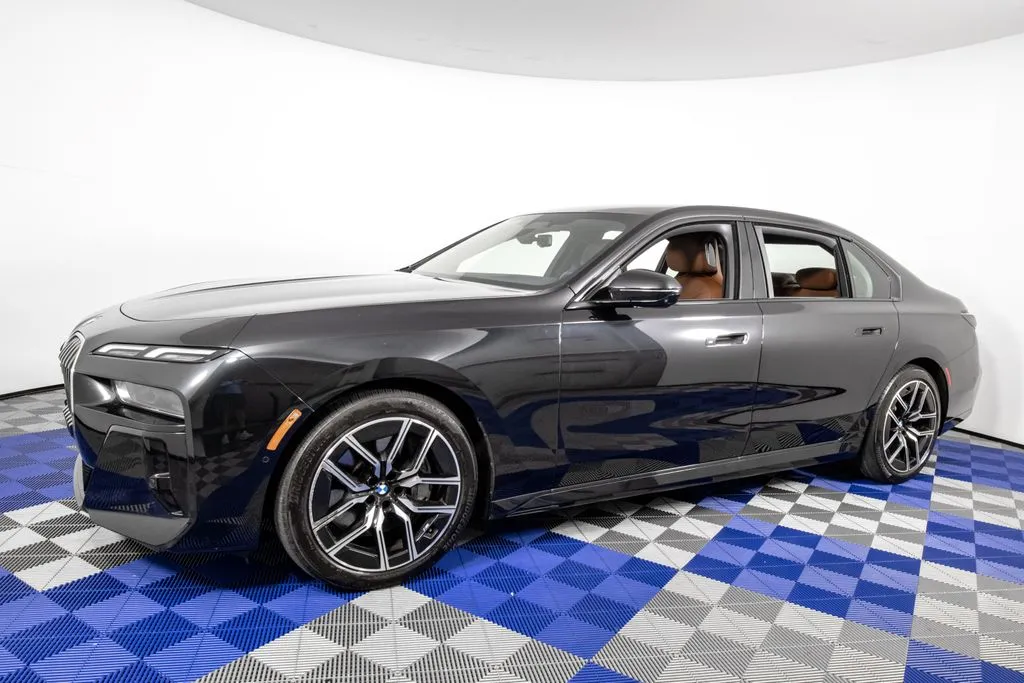 2024 BMW 7 Series 760i xDrive's photo