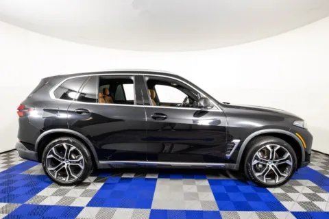 More photos of 2024 BMW X5 sDrive40i at Apple Sport Imports, TX