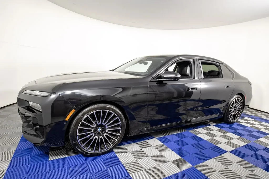 2025 BMW 7 Series 760i xDrive Sedan's photo