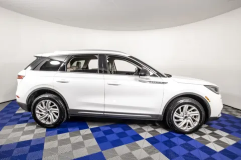 More photos of 2022 Lincoln Corsair Standard at Apple Sport Imports, TX