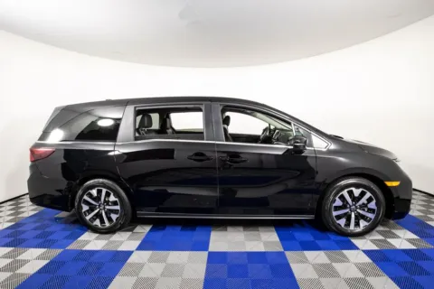 More photos of 2025 Honda Odyssey EX-L at Apple Sport Imports, TX