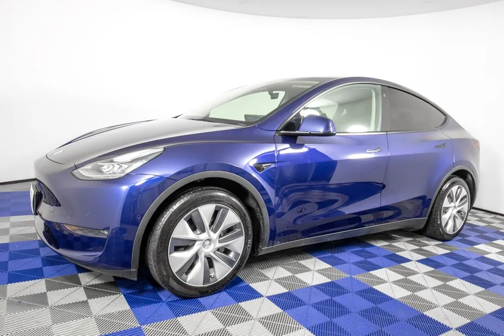 2022 Tesla Model Y Long Range Dual Motor All-Wheel Drive's photo
