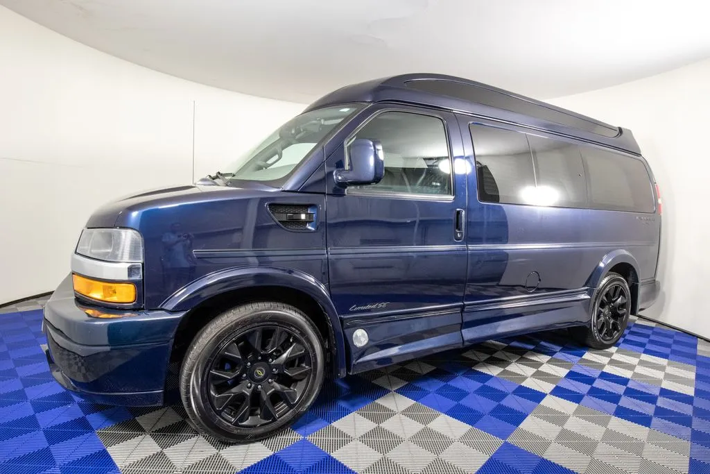 2023 Chevrolet Express 2500 Work Van HD's photo