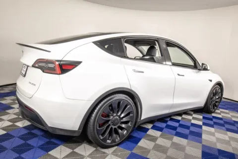 More photos of 2023 Tesla Model Y Performance at Apple Sport Imports, TX