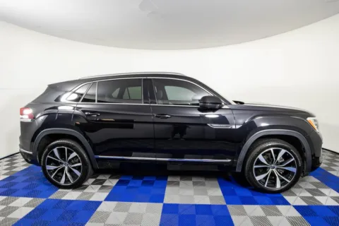 More photos of 2024 Volkswagen Atlas Cross Sport 2.0T SEL Premium R-Line at Apple Sport Imports, TX