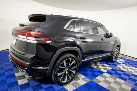 More photos of 2024 Volkswagen Atlas Cross Sport 2.0T SEL Premium R-Line at Apple Sport Imports, TX
