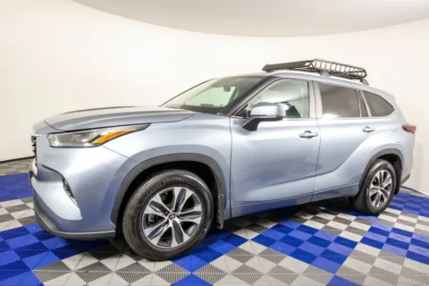 Blue 2024 Toyota Highlander XLE for sale in Austin, TX