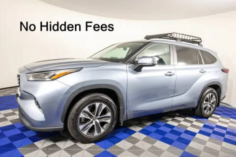 Blue 2024 Toyota Highlander XLE for sale in Austin, TX