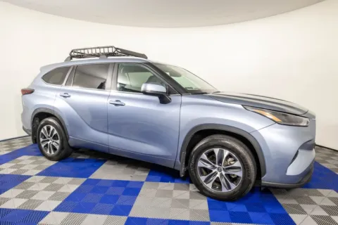 Photos of 2024 Toyota Highlander XLE for sale in Austin, TX at Apple Sport Imports