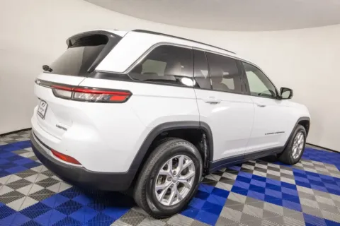 More photos of 2023 Jeep Grand Cherokee Limited at Apple Sport Imports, TX