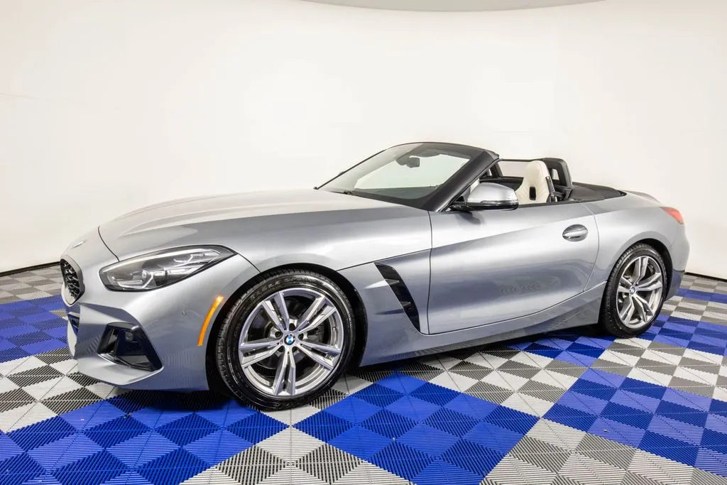 2023 BMW Z4 sDrive30i's photo