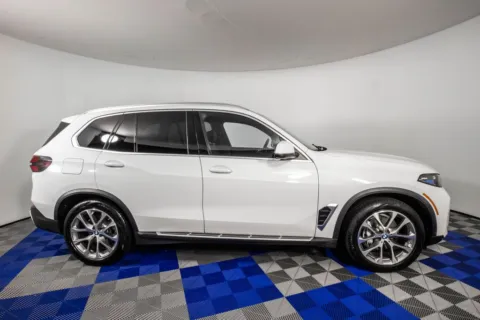 More photos of 2025 BMW X5 xDrive40i at Apple Sport Imports, TX
