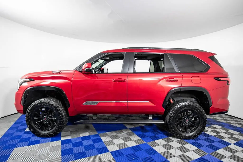 2025 Toyota Sequoia Platinum - Photo 8