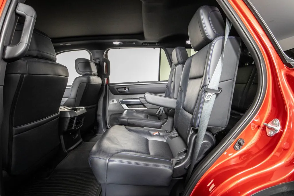 2025 Toyota Sequoia Platinum - Photo 11