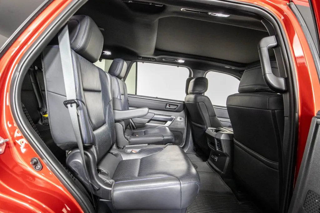 2025 Toyota Sequoia Platinum - Photo 12