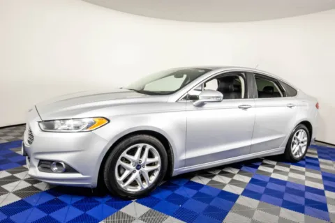 Silver 2015 Ford Fusion SE for sale in Austin, TX