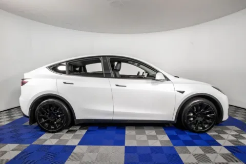 More photos of 2023 Tesla Model Y Long Range at Apple Sport Imports, TX