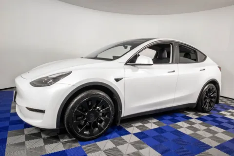 White 2023 Tesla Model Y Long Range for sale in Austin, TX